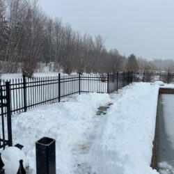 Image de Installation de clôture ornementale en hiver