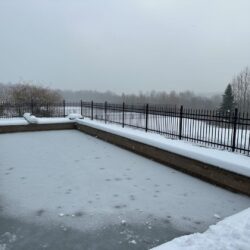 Image de Installation de clôture ornementale en hiver